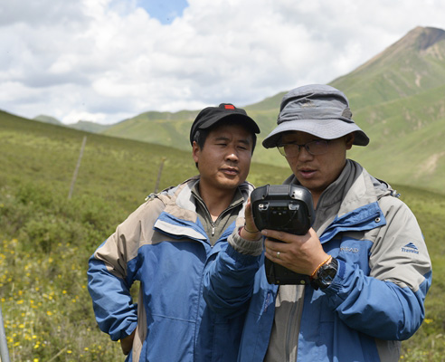 測(cè)繪戰(zhàn)士在青海，山下的測(cè)繪尖兵